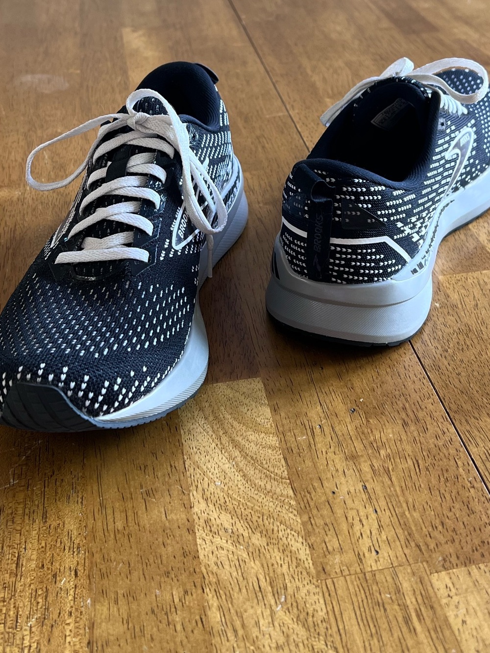 Almost NEW, Brooks Levitate GTS walking running shoes. 8 1/2 8.5 medium B - Picture 5 of 11